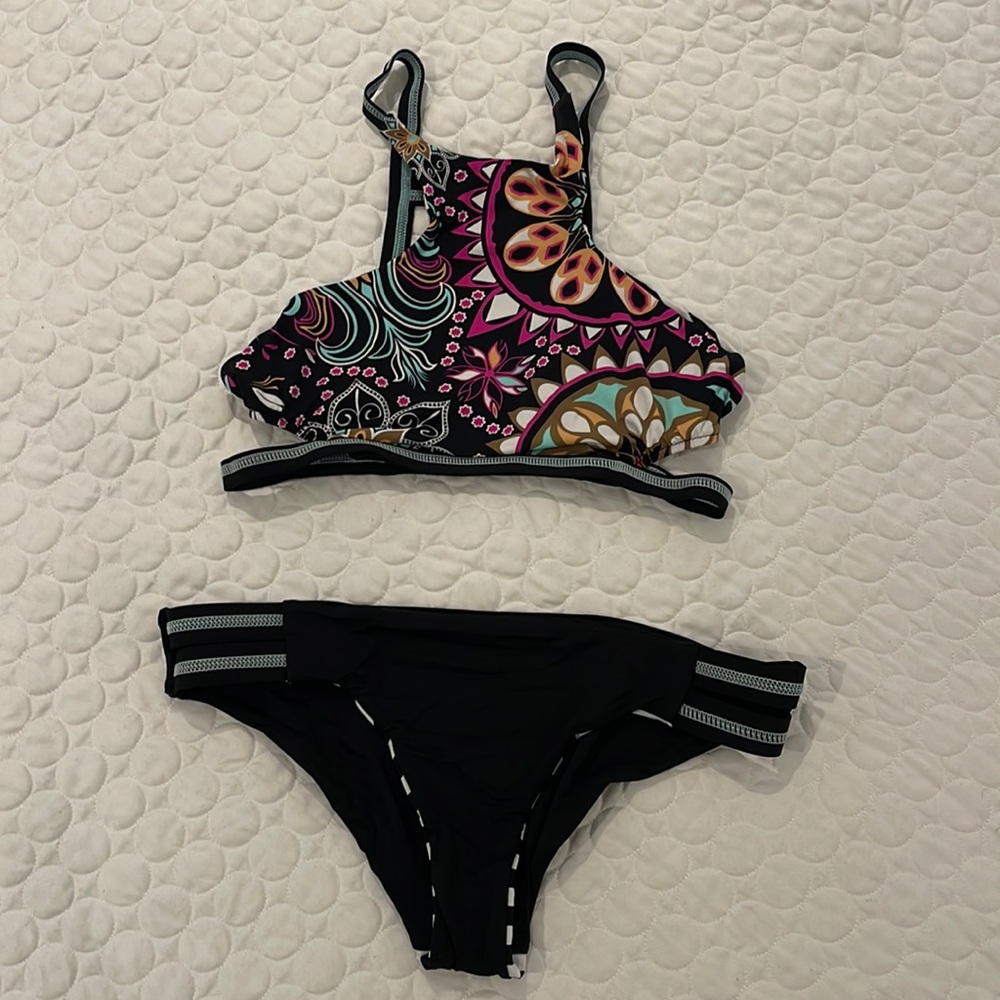 WAVE LIFE Reversible halter bikini top and bottom stripes and paisley prints